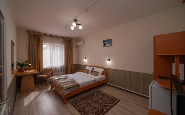 Alpinist Hotel