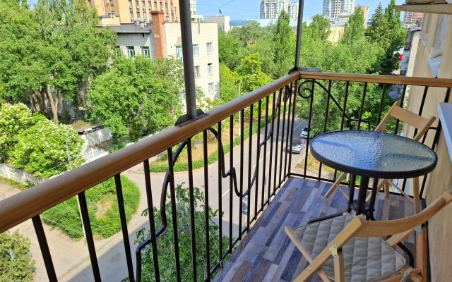 Uyutnaya Dvukhkomnatnaya Flat