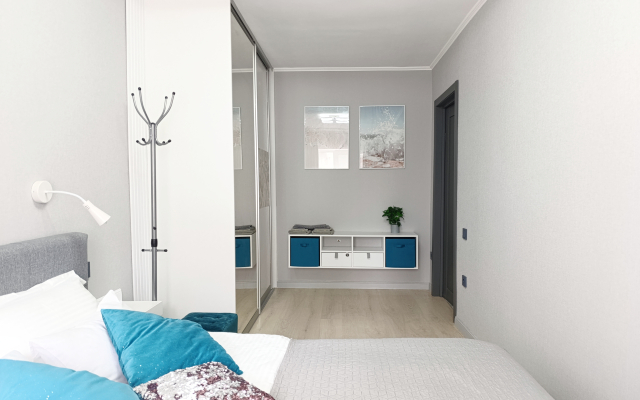 Siniy Aktsent Flat
