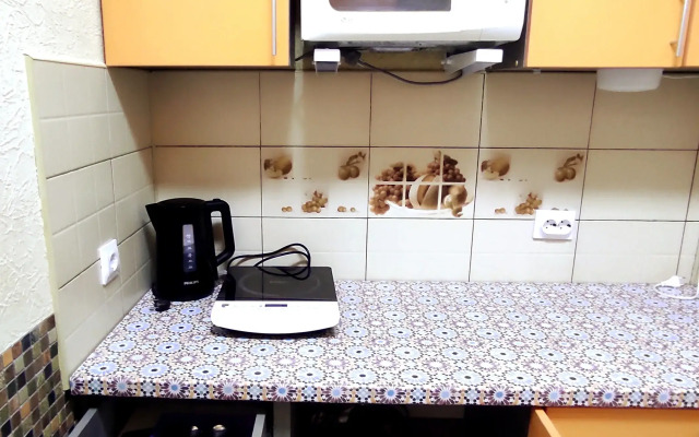 Uyutnaya Kvartira Ul.troitskaya, 33 Flat