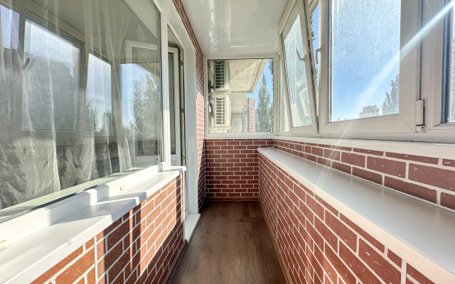 Квартира Двухкомнатная Тополиная 54