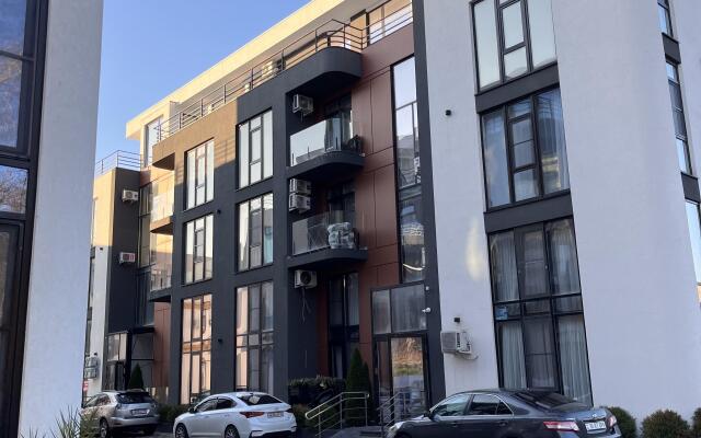 Daymond v Sochi Apartments 1
