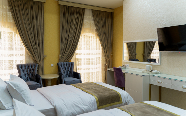Ayni Hotel