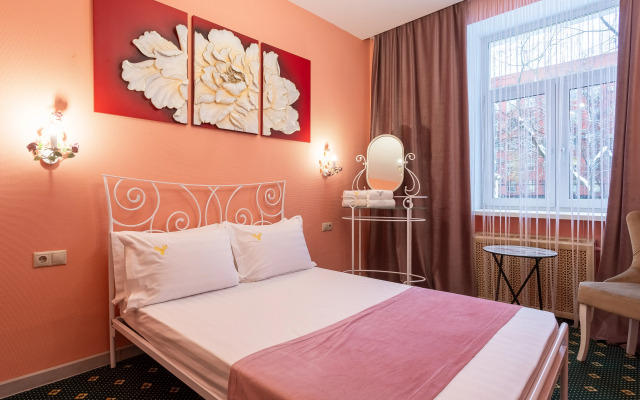Sova Na Profsoyuznoy Hotel