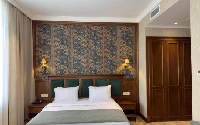 Midway Baku Hotel