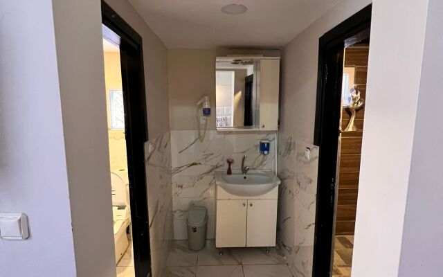 Tarihi Sari Konak Hotel