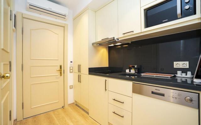 Channel Suites Apartment Hotel