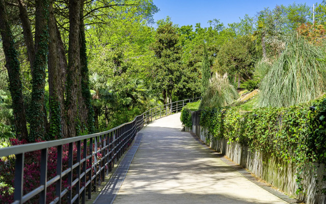 Dizaynerskiy v ZHK Akter Gelaksi Apartments