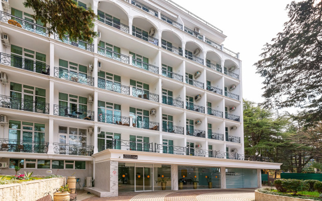 Studiya s balkonom u Dendrariya i morya. Pokrovskij 78 Apartments