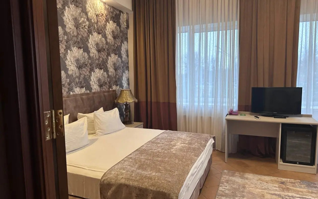 Отель Новый