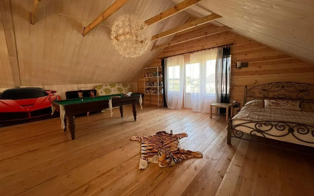 V Derevne Zatishe Private House