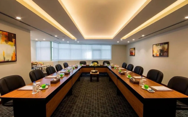 Golden Tulip Media Hotel