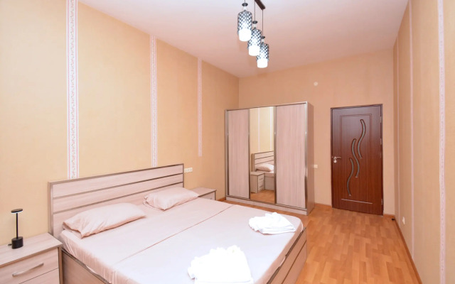 Prostornaya Kvartira na Severnom Prospekte, Hh533 Flat