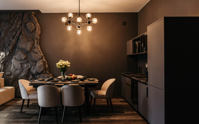 Trekhurovnevye Bezmyatezhnosty Ekho Gor Apartments