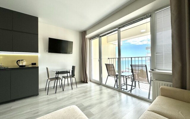 4-kh mestny lyuks s vidom na more Flat