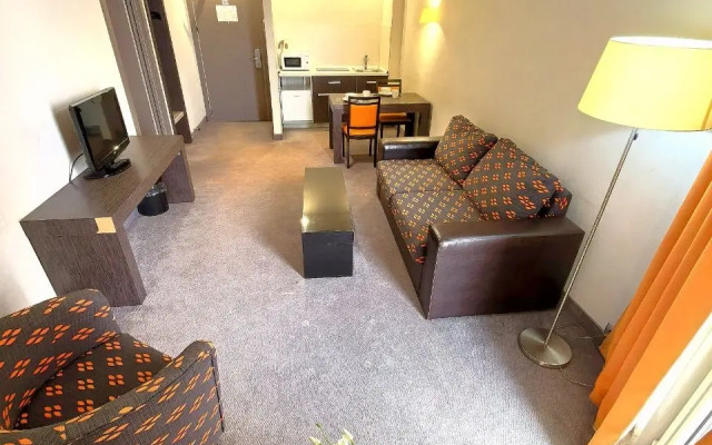 Апартаменты с Балконом №425