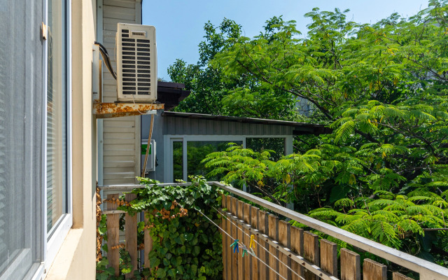Na Leselidze 10b Guest House