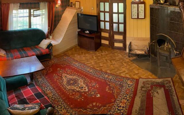 Частный дом Дом у реки в английском стиле