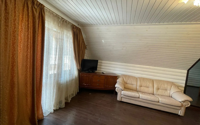 Частный Дом на Берегу Моря с Бассейном