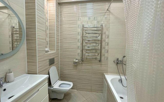 Chkalova 37 na chetvertom etazhe s lodzhiey Apartments