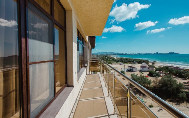 Luna Hotel