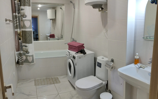 Na Industrialnoy 1B/3V Apartments