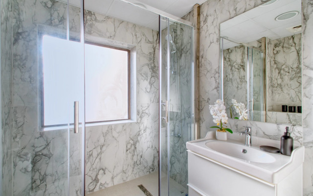 Апартаменты Cozy 1BR with great view