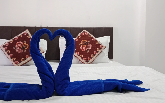 Aaradhya Hotel