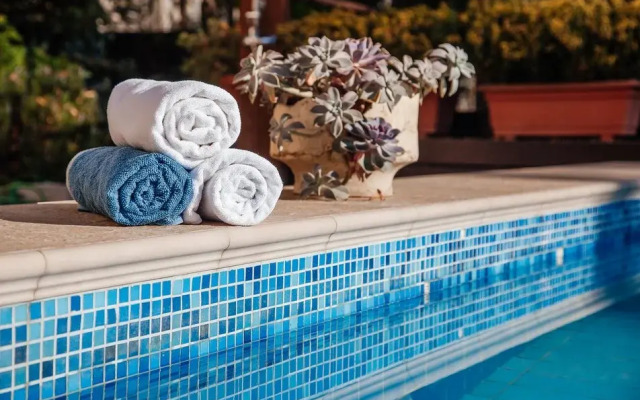 Отель ROMANOVPALM Hotel