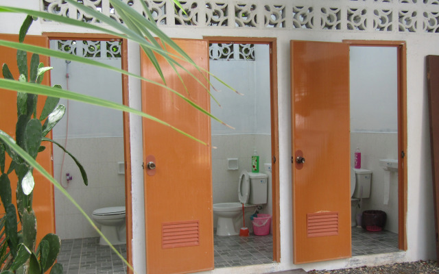 Бунгало Bamboo village on the beach