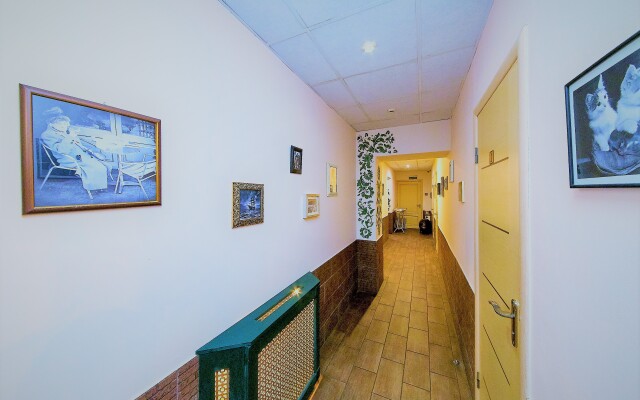 Apriori Hotel