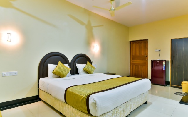 Отель Baga Fantacia Beach Inn