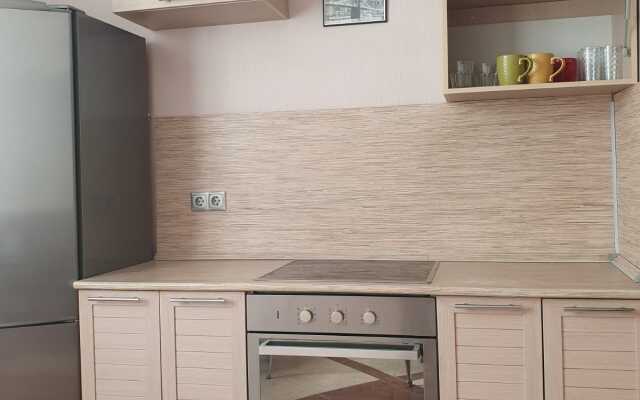 Ryadom S Yuzhno-Primorskim Parkom Flat