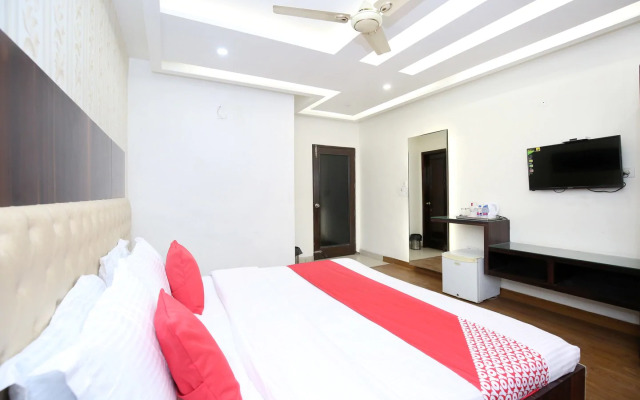 Hotel Punnu International