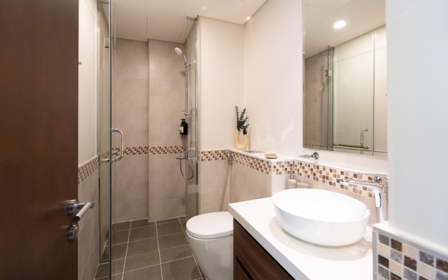 Keyrock Living Lakeview in Business Bay Apartments