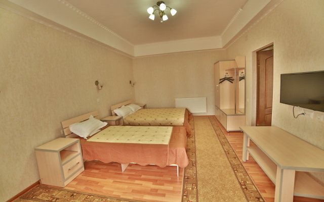 Karavan Hotel