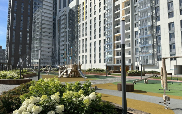 V Novom Dome Ostrovskogo 52 Flat