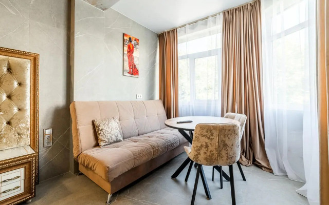 Elitny Apartament v Gostinitse Senator Flat