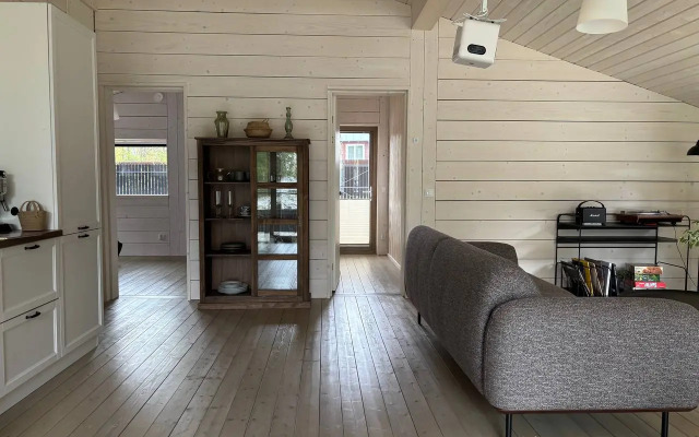 Na Smorodinovoy Private house
