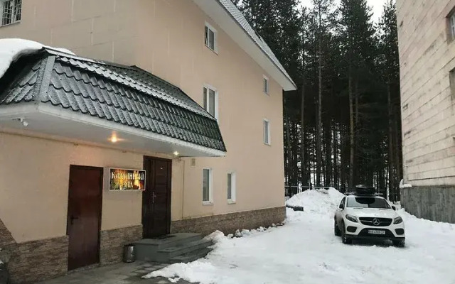 Adamas Hotel