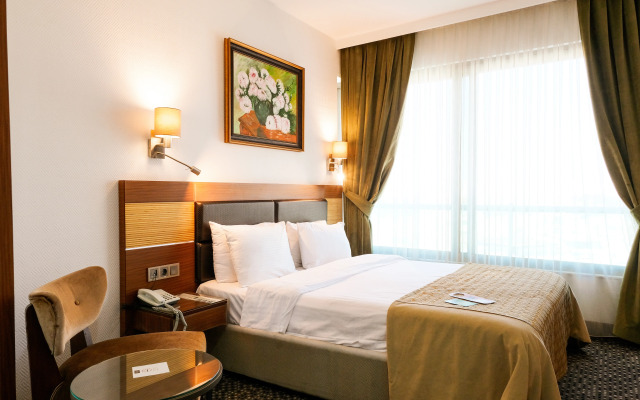 Armis Hotel