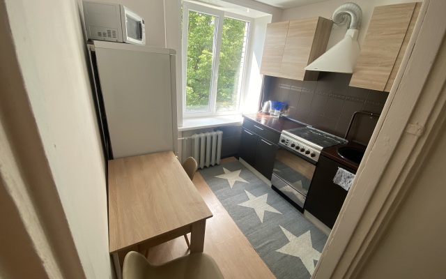 V tsentre Vyborga s balkonom Flat