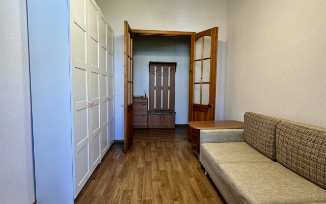 Na central'noj naberezhnoj Flat