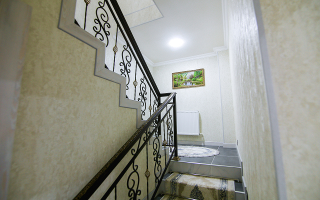 Частный Дом Cozy Two-Story House