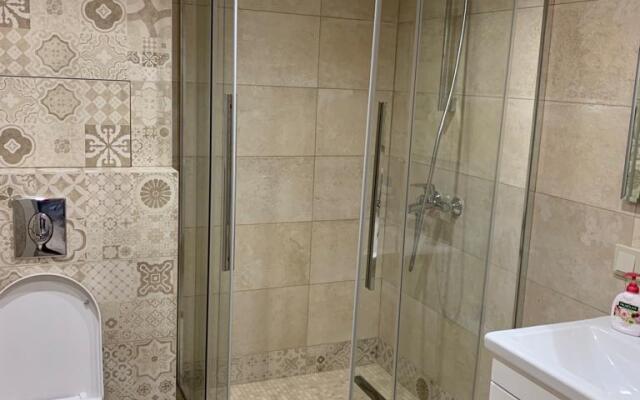 Elitnyie S Dizajnerskim Remontom Na Shkiperskoj Apartments