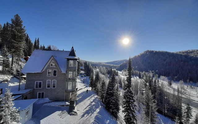 Отель Загородный Замок Эдельвейс