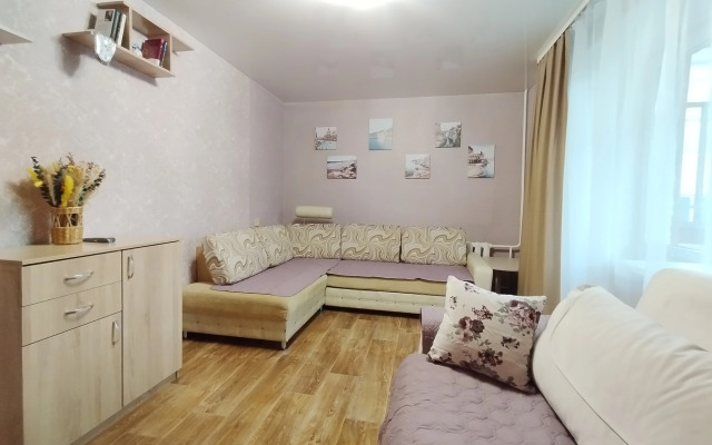 Dvukhkomnatnye Na Komsomolskoy Apartment