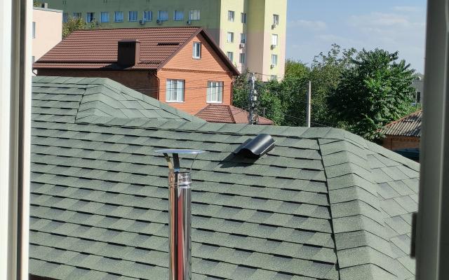 Uutnye na Peshkova 55 ryadom s bolnitsey Vodnikov Apartments