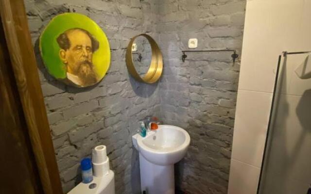 Tolstoy Art Hostel