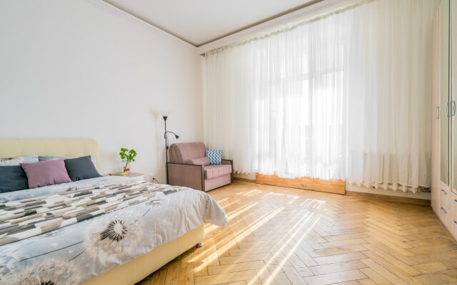 Flat s Panoramnym Vidom na Vasilyevskom Ostrove